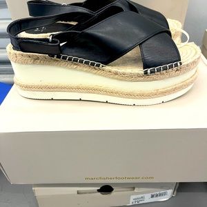 Brand new in box Marc Fisher Gandy platform leather sandals